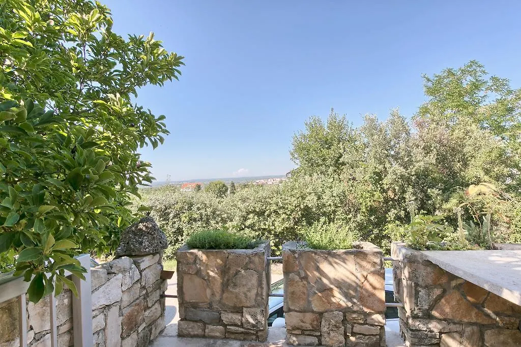 Guesthouse Sea View Πούλα 0*,